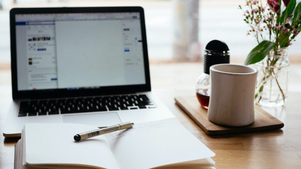 Startup content buch scaled 1