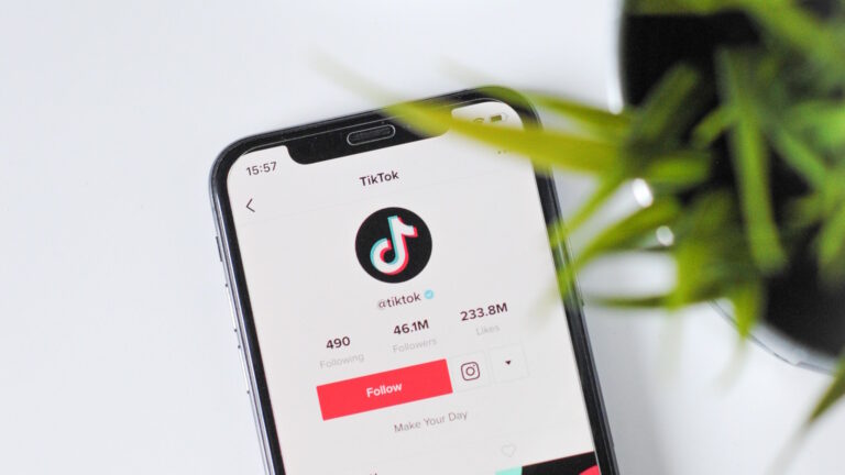TikTok tiktok smartphone 1 scaled 1