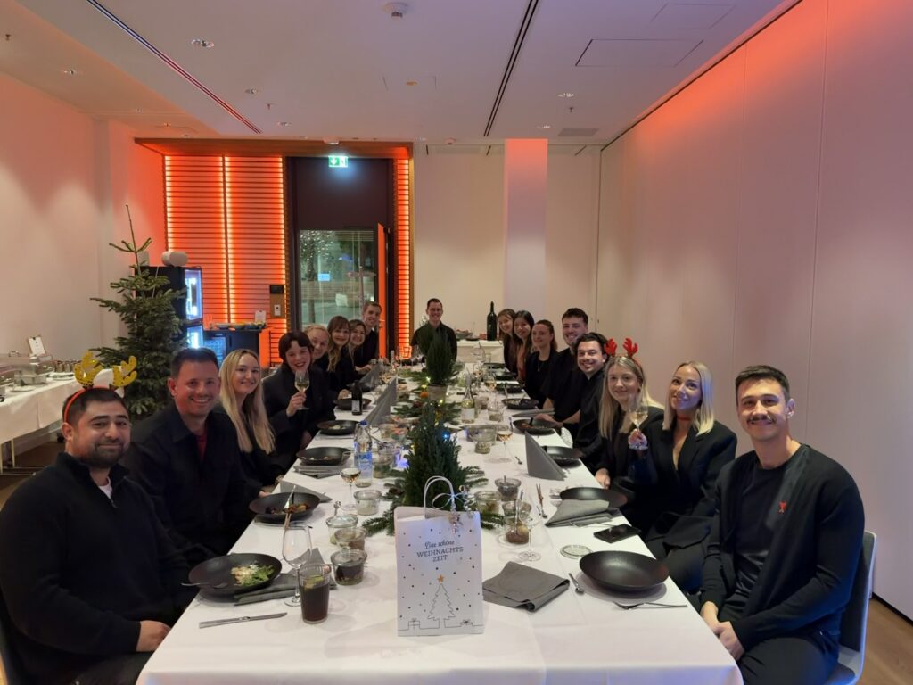 Loyamo Weihnachtsfeier Teambild 2025